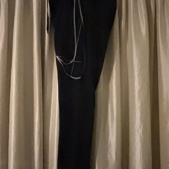 Nike Men's Medium Tall Black Joggers with White Accents - Picture 8 of 9